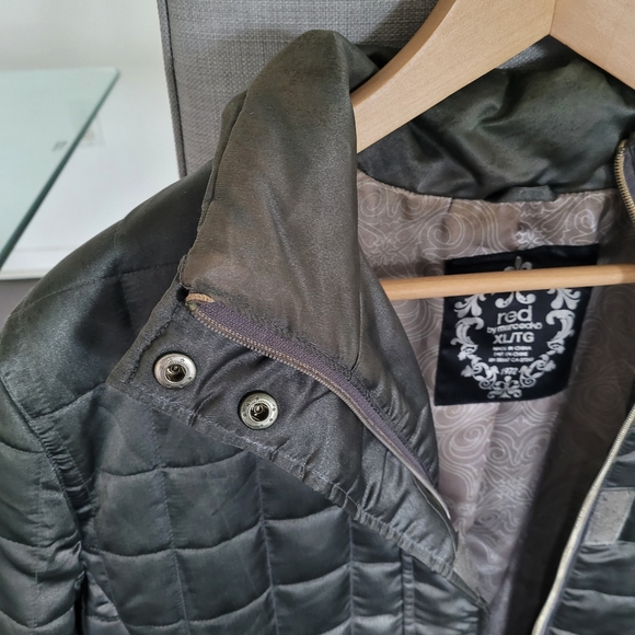 Marc Ecko Silver/Grey Puff Jacket - Picture 3 of 3